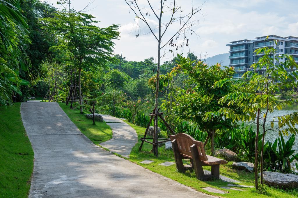 Chalong Miracle Lakeview Aparthotel Exterior photo